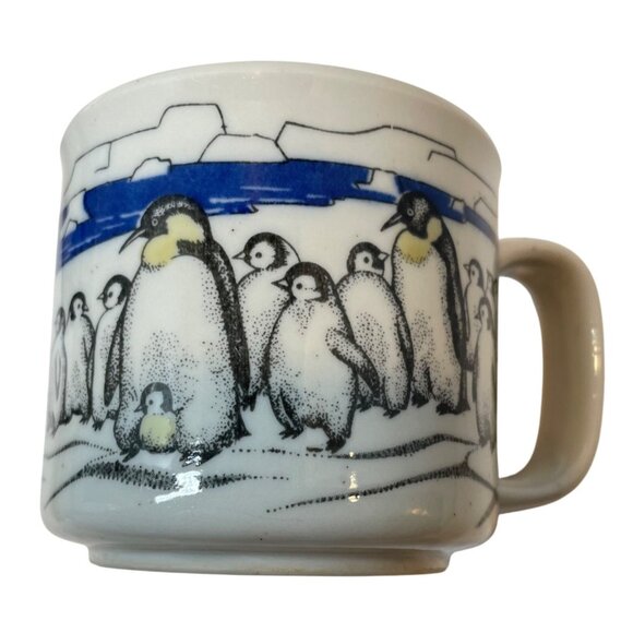 Set Of 4 Vintage Penguin Design Ceramic Coffee Mugs With Arctic Scene - 8 Oz Cap - Picture 2 of 9